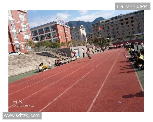 足球明星手办陪伴小朋友快乐成长的梦想之旅